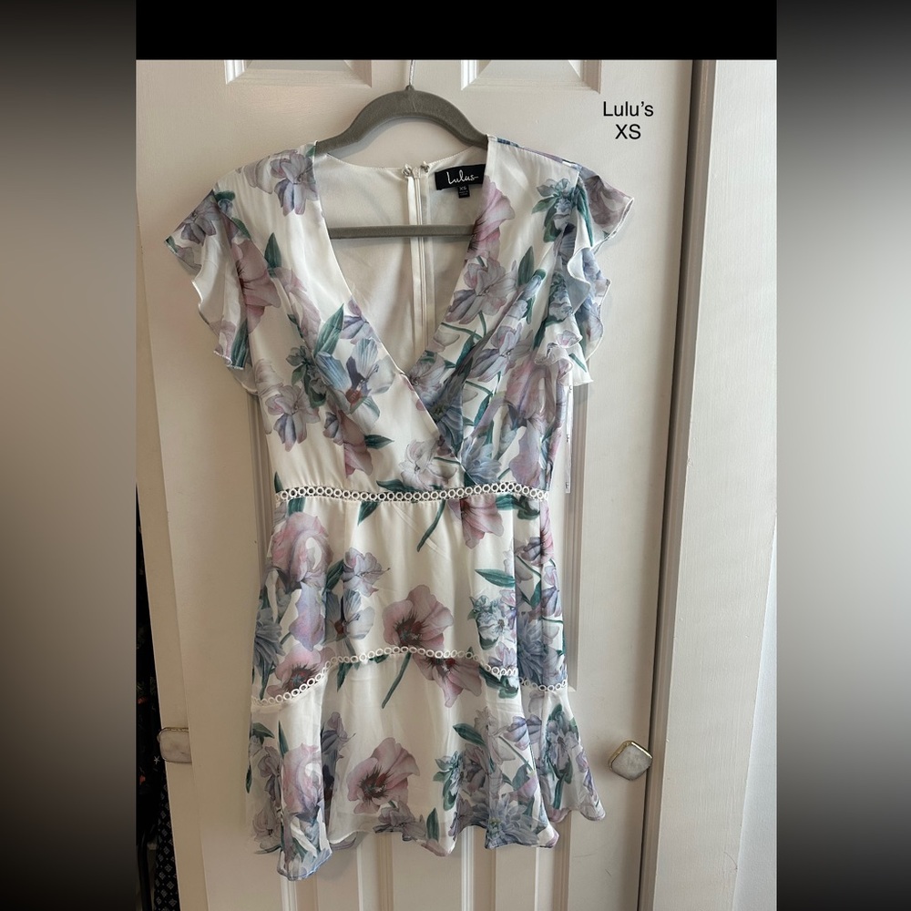 Lulu’s Art of Floral Mini Dress XS White - Picture 2 of 2
